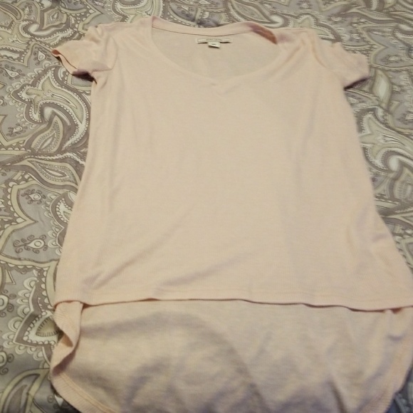Pink Adam Levine t shirt v neck longer in the back - Picture 3 of 4
